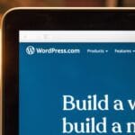 Créer des sites web avec WordPress Création d'un site web avec WordPress, écran du carnet de notes ouvert sur le site wordpress
